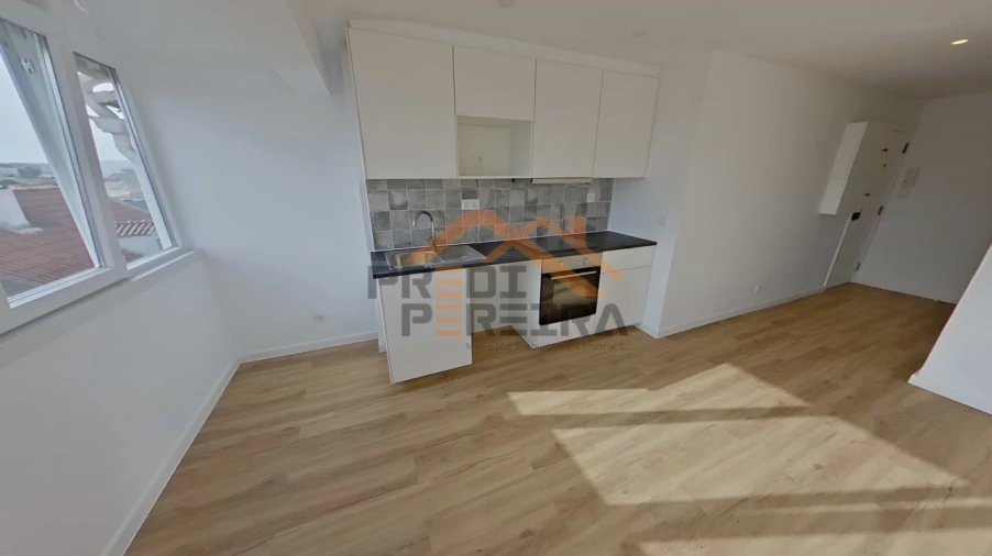 Apartamento T2 para Venda em Camarate, Unhos e Apelação Foto 3