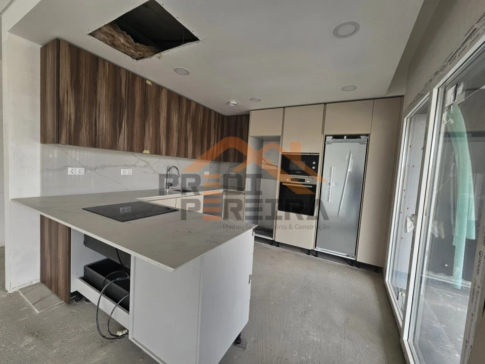 Apartamento T1 para Venda em Ramada e Caneças Foto 3