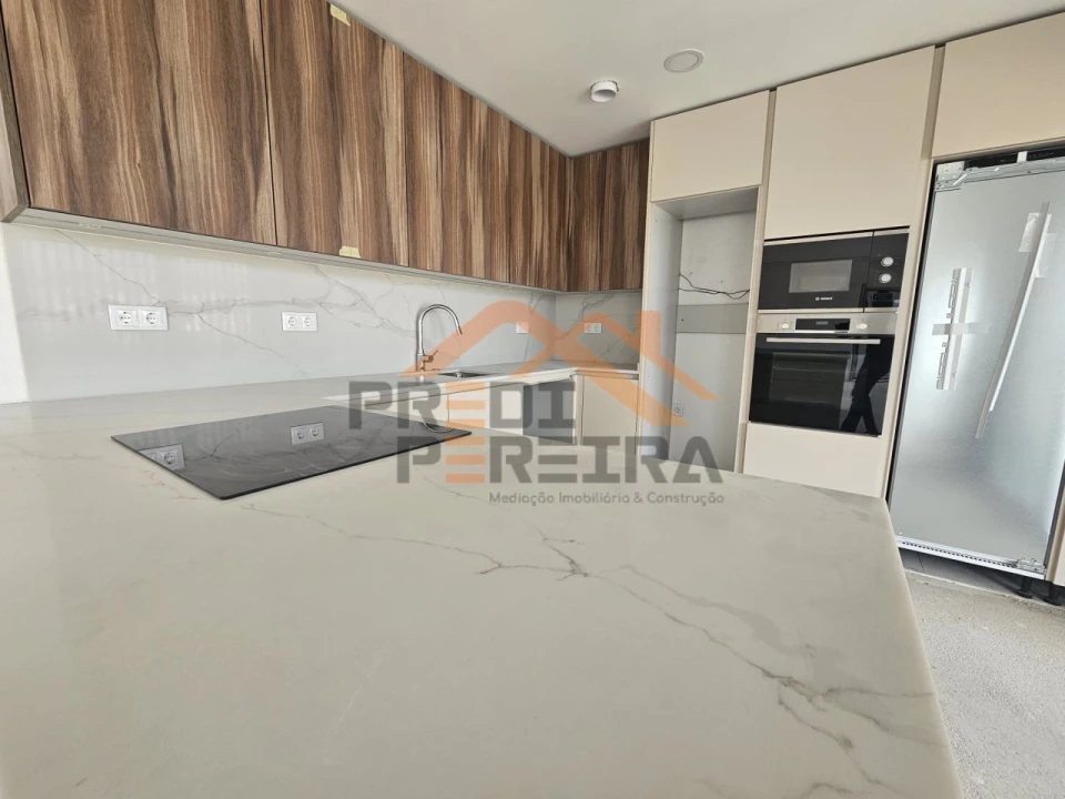 Apartamento T1 para Venda em Ramada e Caneças Foto 4