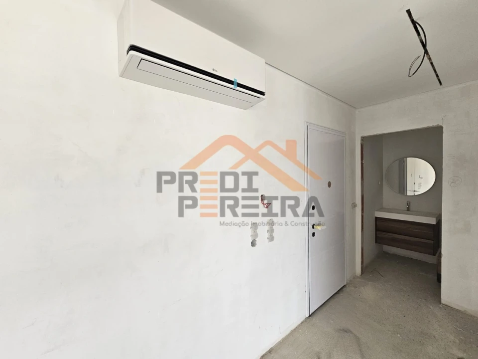 Apartamento T1 para Venda em Ramada e Caneças Foto 8