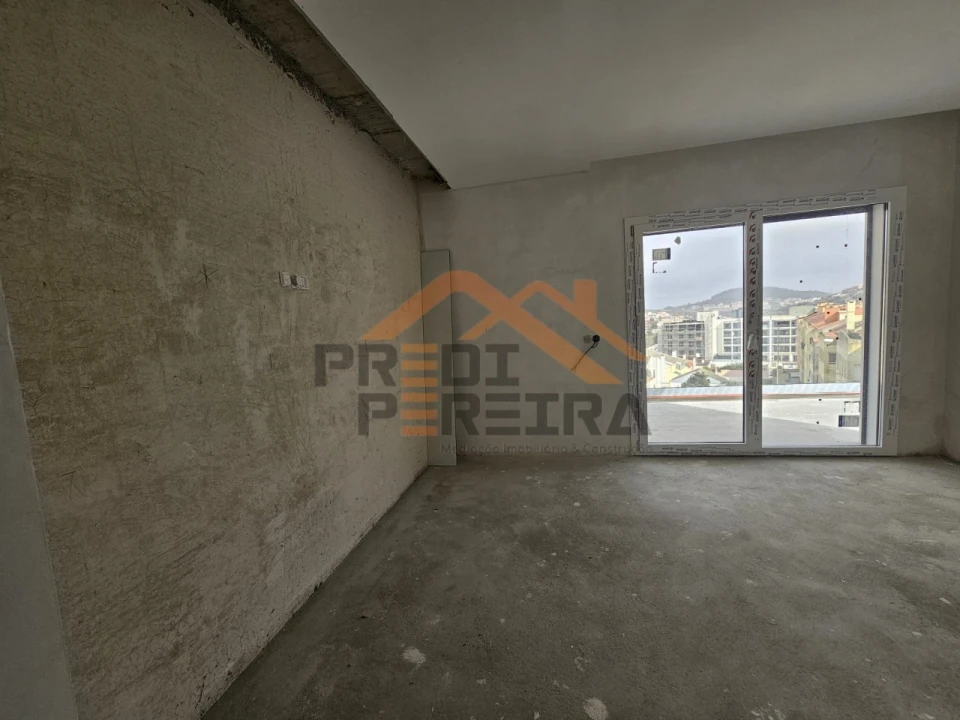 Apartamento T1 para Venda em Ramada e Caneças Foto 14