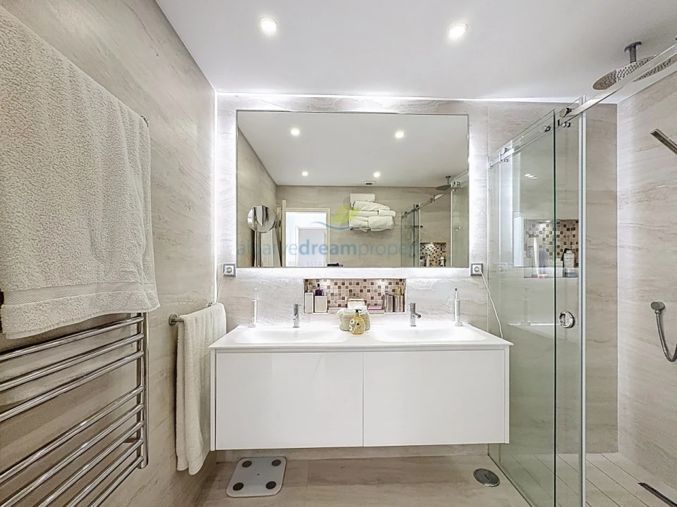 Apartamento T2 para Venda em Albufeira e Olhos de Água Foto 20