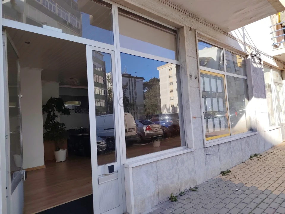 Loja para Venda em Rio de Mouro Foto 20