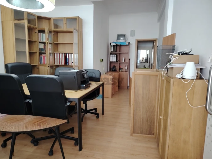 Loja para Venda em Rio de Mouro Foto 14