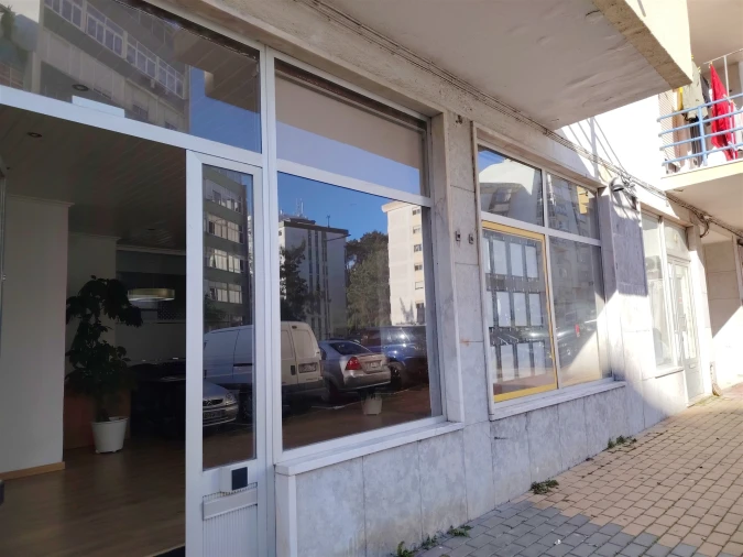 Loja para Venda em Rio de Mouro Foto 1