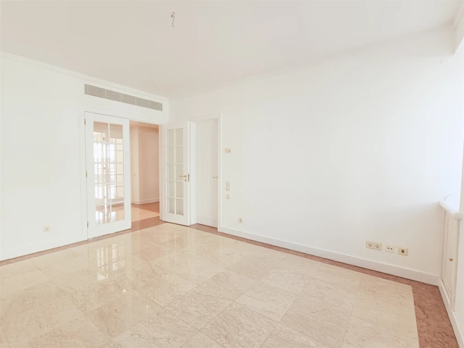 Apartamento T3 para Venda em Santo António Foto 19