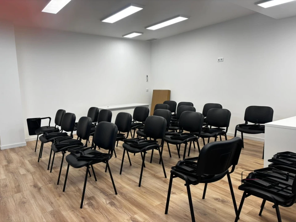 Loja para Venda em Mafamude e Vilar do Paraíso Foto 3