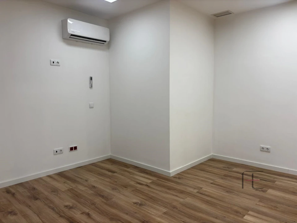 Loja para Venda em Mafamude e Vilar do Paraíso Foto 17