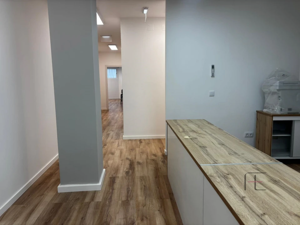 Loja para Venda em Mafamude e Vilar do Paraíso Foto 9