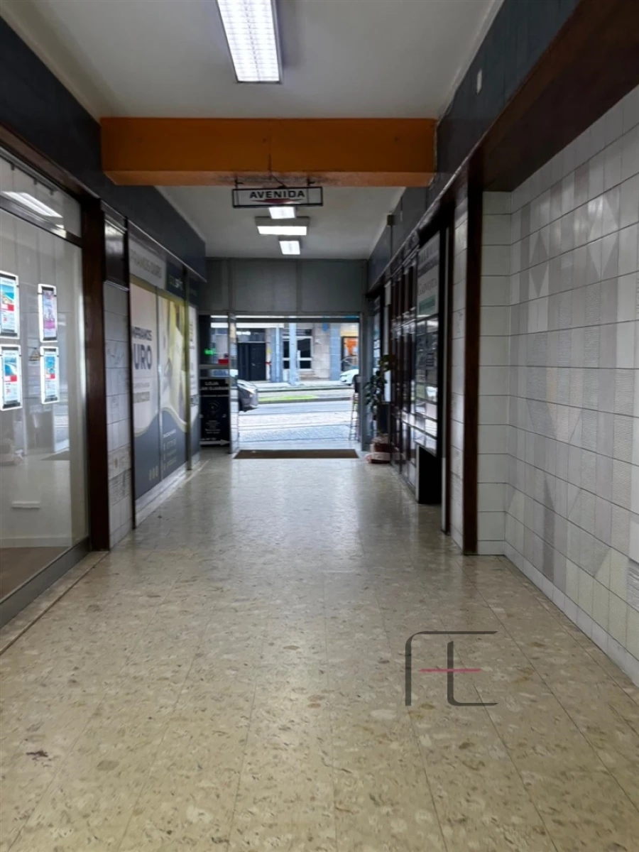 Loja para Venda em Mafamude e Vilar do Paraíso Foto 42