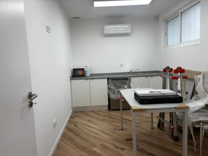 Loja para Venda em Mafamude e Vilar do Paraíso Foto 30