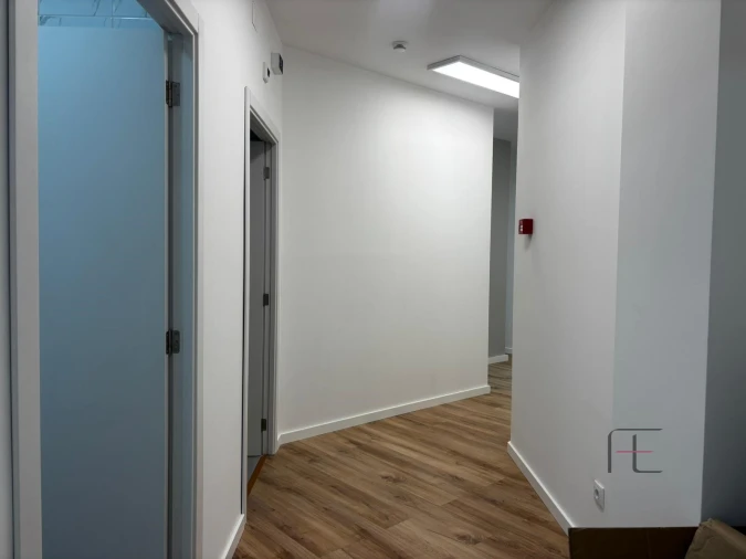 Loja para Venda em Mafamude e Vilar do Paraíso Foto 35