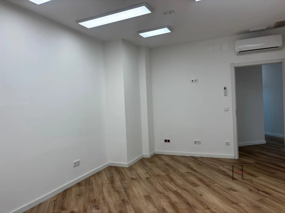 Loja para Venda em Mafamude e Vilar do Paraíso Foto 15