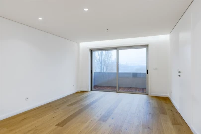 Apartamento T3 para Venda em Lordelo do Ouro e Massarelos
