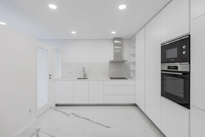 Apartamento T3 para Venda em Lordelo do Ouro e Massarelos