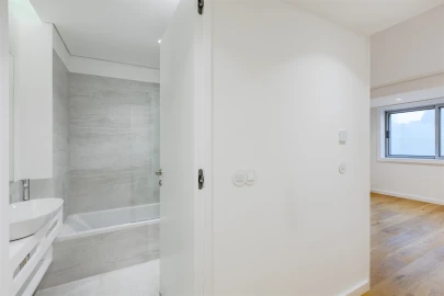 Apartamento T3 para Venda em Lordelo do Ouro e Massarelos