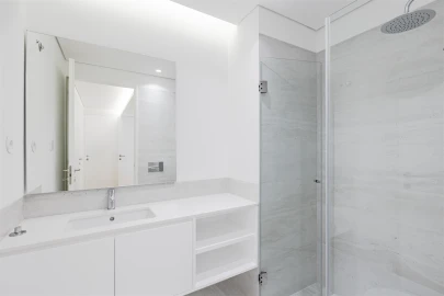 Apartamento T3 para Venda em Lordelo do Ouro e Massarelos