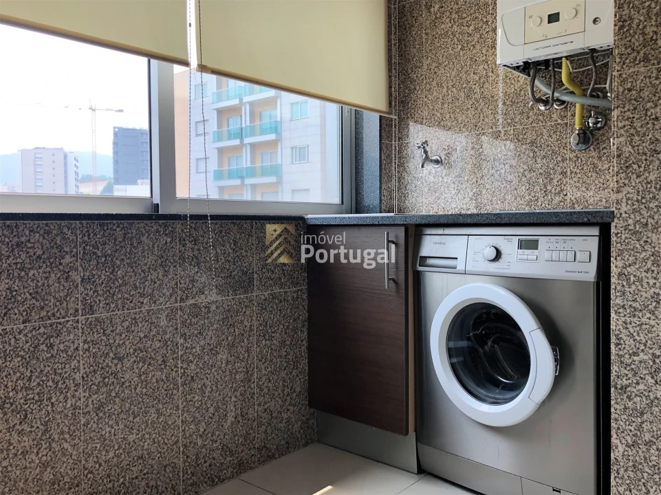 Apartamento T2 para Arrendamento em Nogueira, Fraião e Lamaçães Foto 10