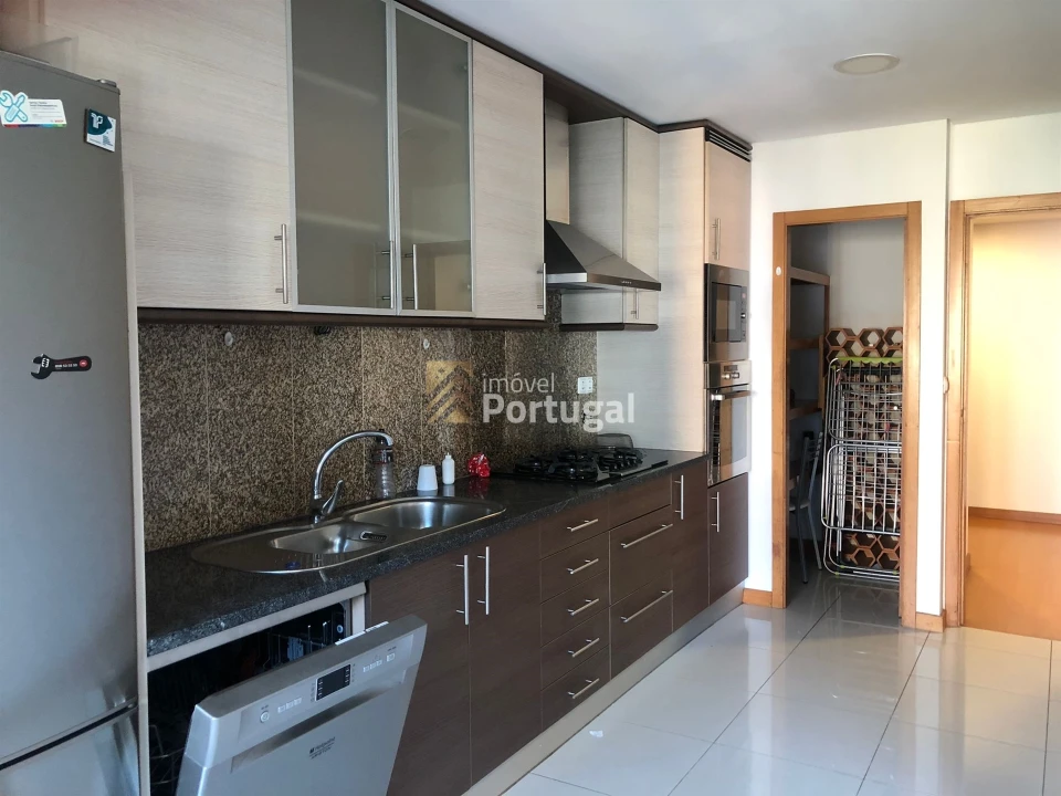 Apartamento T2 para Arrendamento em Nogueira, Fraião e Lamaçães Foto 8