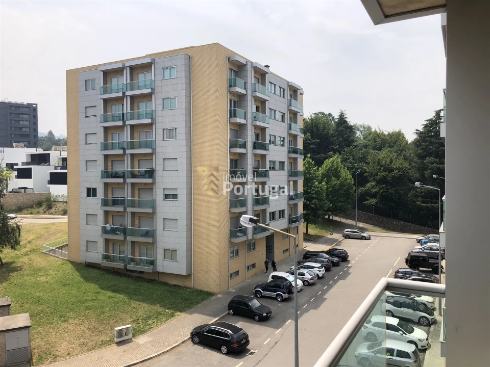 Apartamento T2 para Arrendamento em Nogueira, Fraião e Lamaçães Foto 5