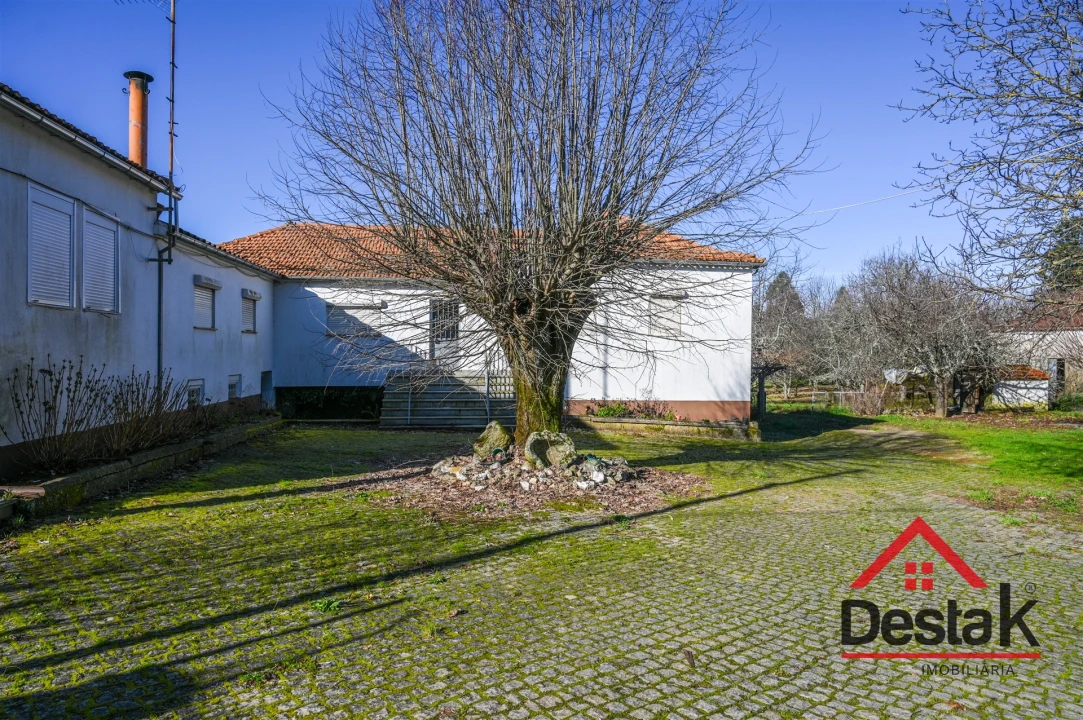 Moradia T6 para Venda em Satão Foto 26