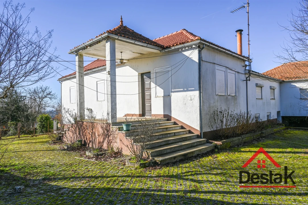 Moradia T6 para Venda em Satão Foto 25