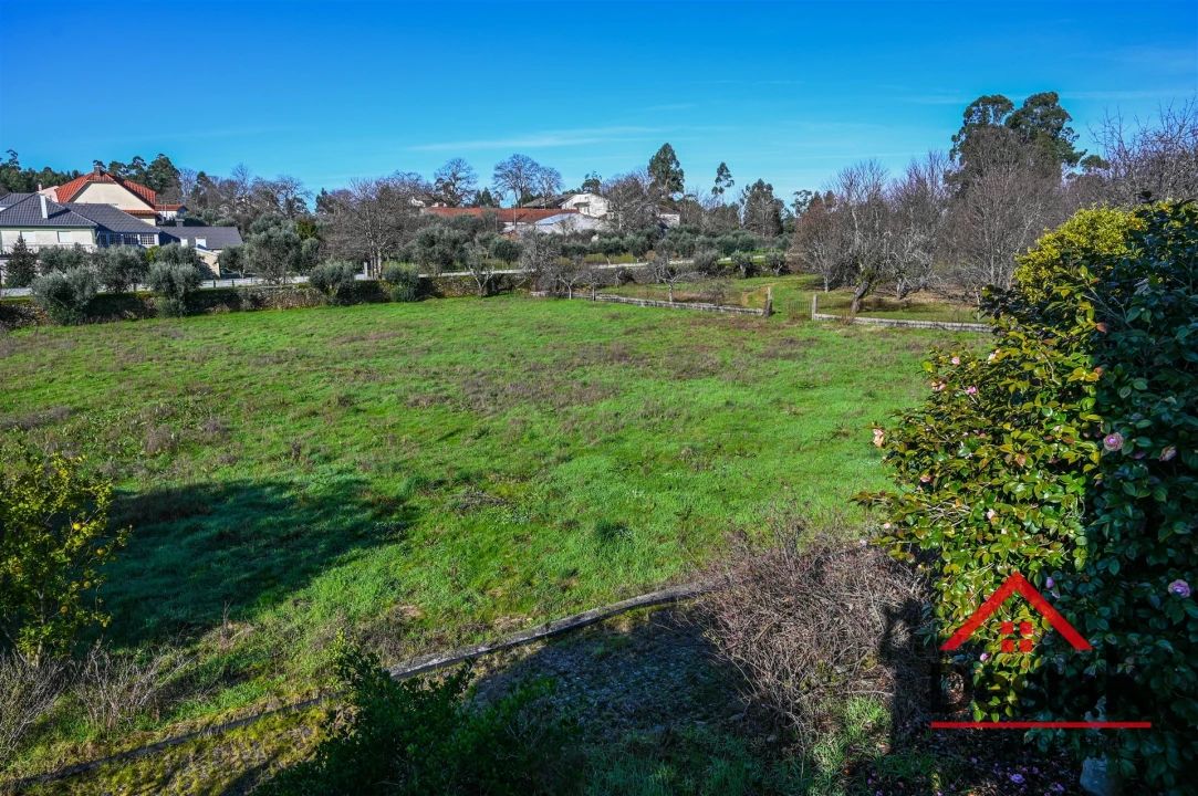 Moradia T6 para Venda em Satão Foto 33