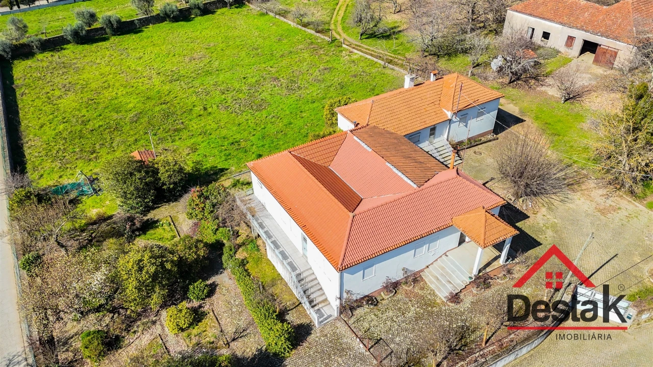 Moradia T6 para Venda em Satão Foto 6