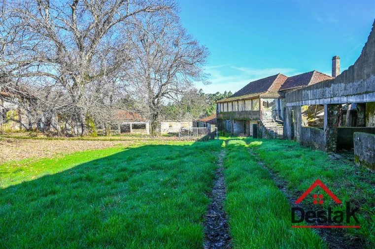 Moradia T6 para Venda em Satão Foto 22