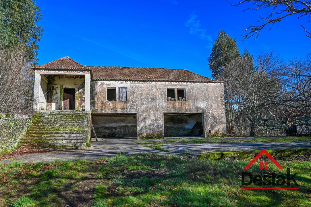 Moradia T6 para Venda em Satão Foto 13