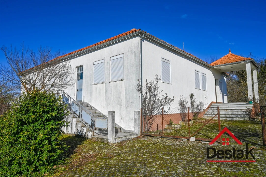 Moradia T6 para Venda em Satão Foto 32