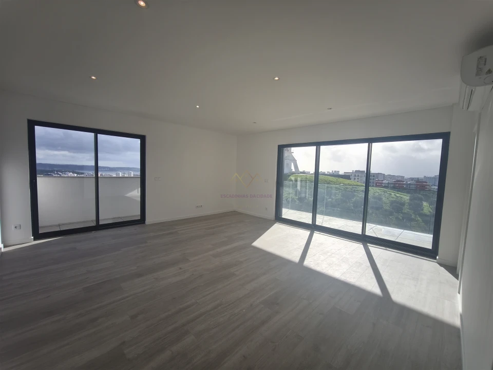 Apartamento T2 para Venda em Carnaxide e Queijas Foto 3