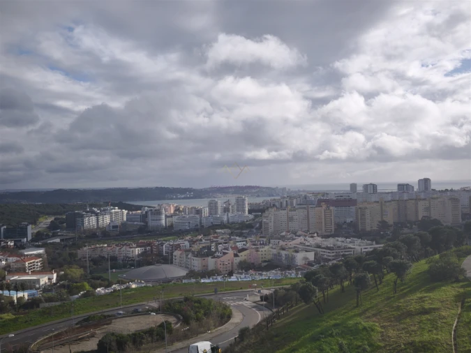 Apartamento T2 para Venda em Carnaxide e Queijas Foto 32