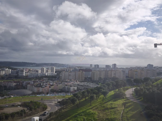 Apartamento T2 para Venda em Carnaxide e Queijas Foto 31