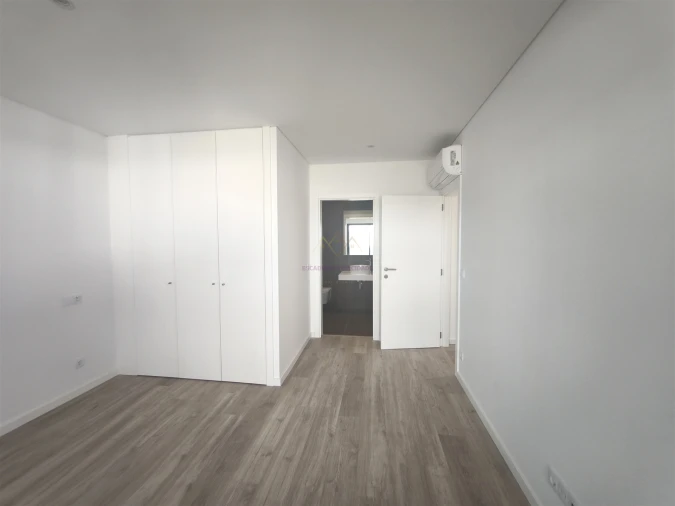 Apartamento T2 para Venda em Carnaxide e Queijas Foto 16