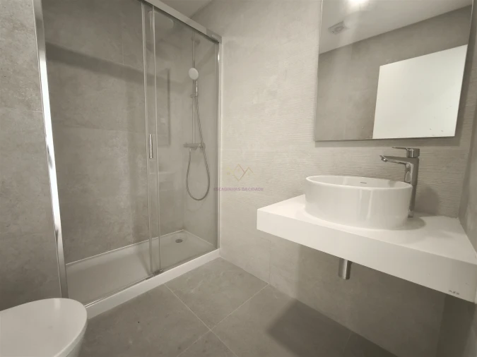 Apartamento T2 para Venda em Carnaxide e Queijas Foto 23