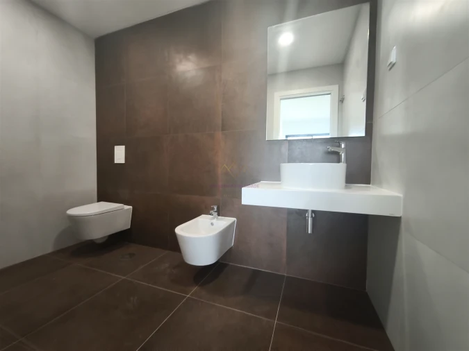 Apartamento T2 para Venda em Carnaxide e Queijas Foto 19