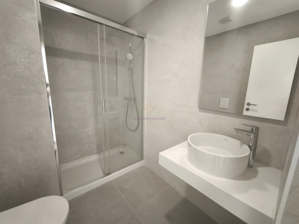 Apartamento T2 para Venda em Carnaxide e Queijas Foto 25