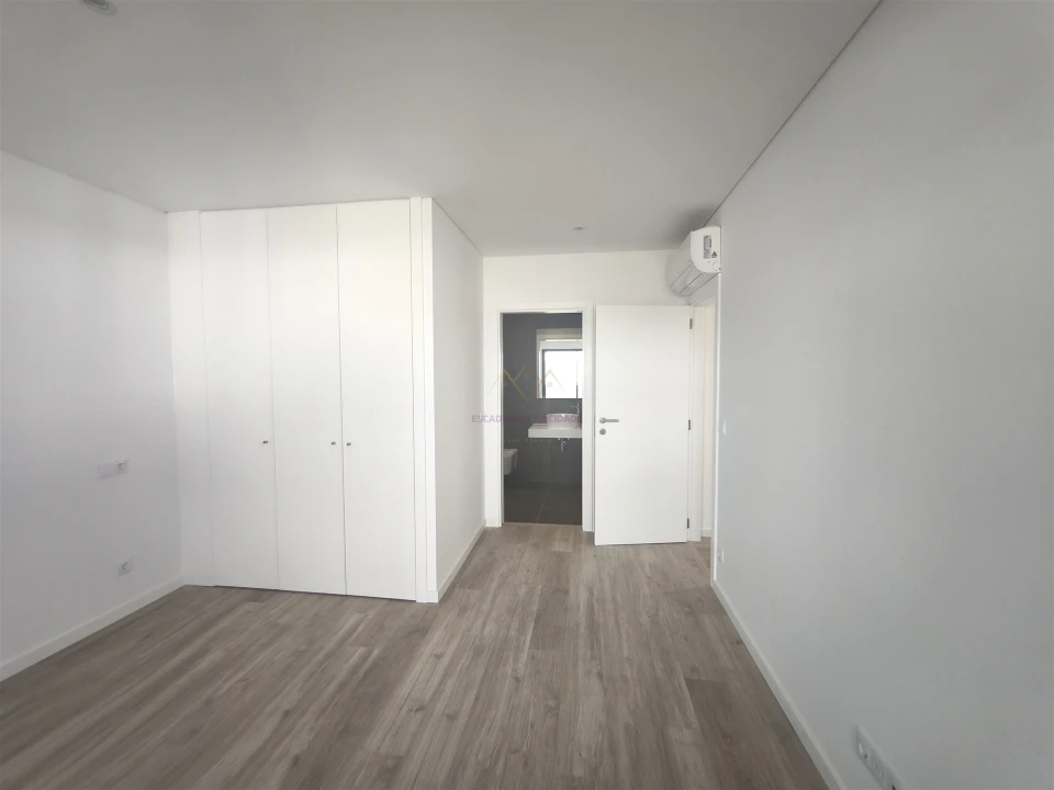 Apartamento T2 para Venda em Carnaxide e Queijas Foto 16