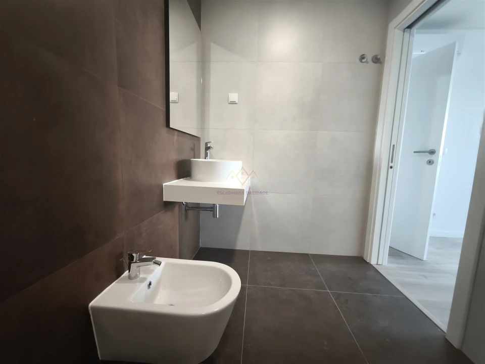 Apartamento T2 para Venda em Carnaxide e Queijas Foto 21