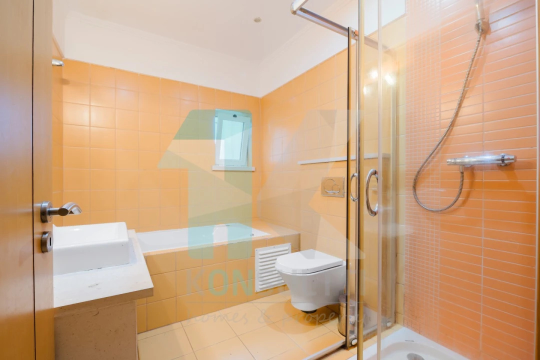 Moradia T5 para Venda em Luz Foto 17