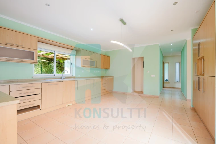 Moradia T5 para Venda em Luz Foto 13