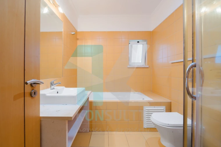 Moradia T5 para Venda em Luz Foto 18