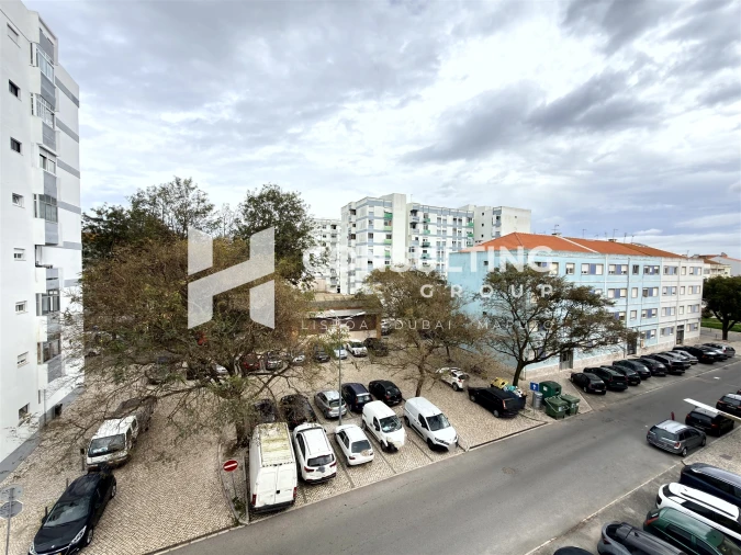 Apartamento T5 para Venda em Moita Foto 18