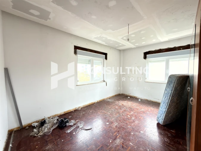 Apartamento T5 para Venda em Moita Foto 8