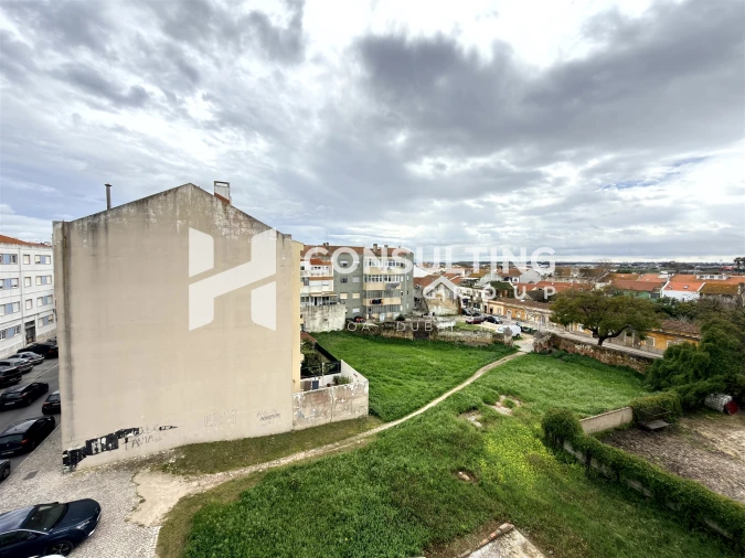 Apartamento T5 para Venda em Moita Foto 13