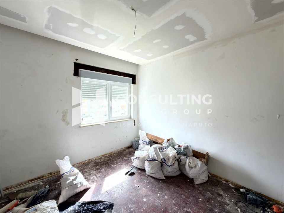 Apartamento T5 para Venda em Moita Foto 6