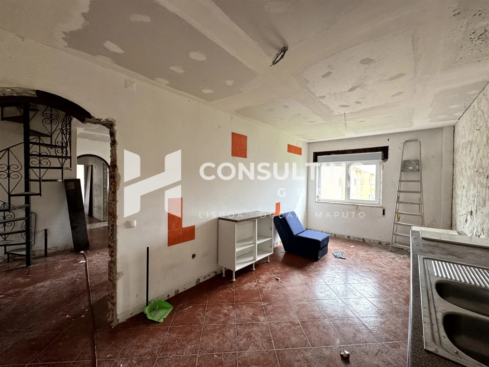 Apartamento T5 para Venda em Moita Foto 25