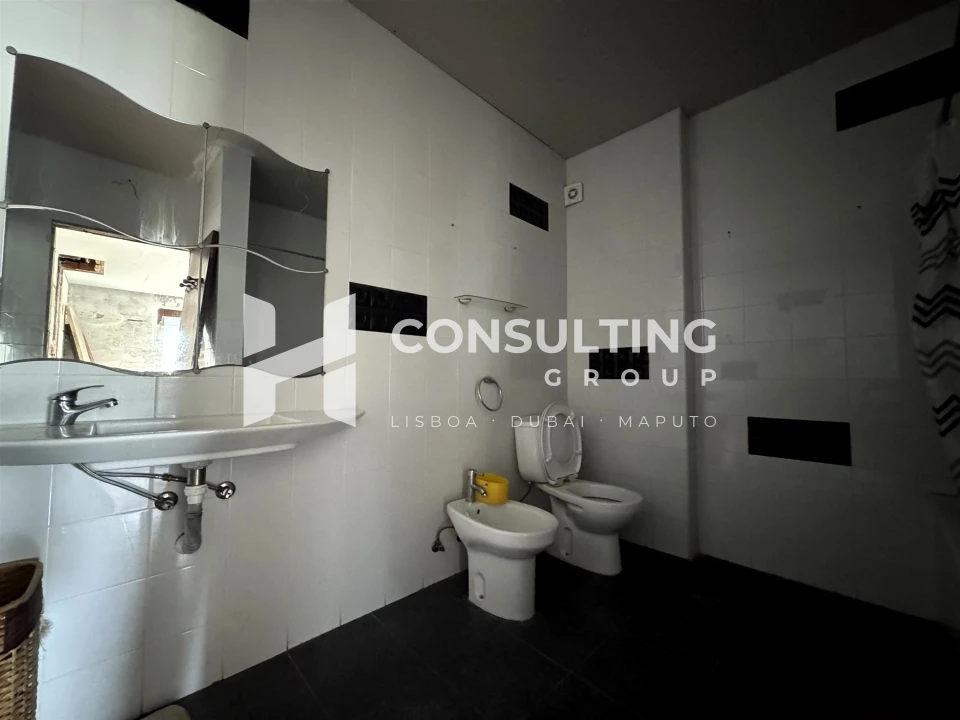 Apartamento T5 para Venda em Moita Foto 29