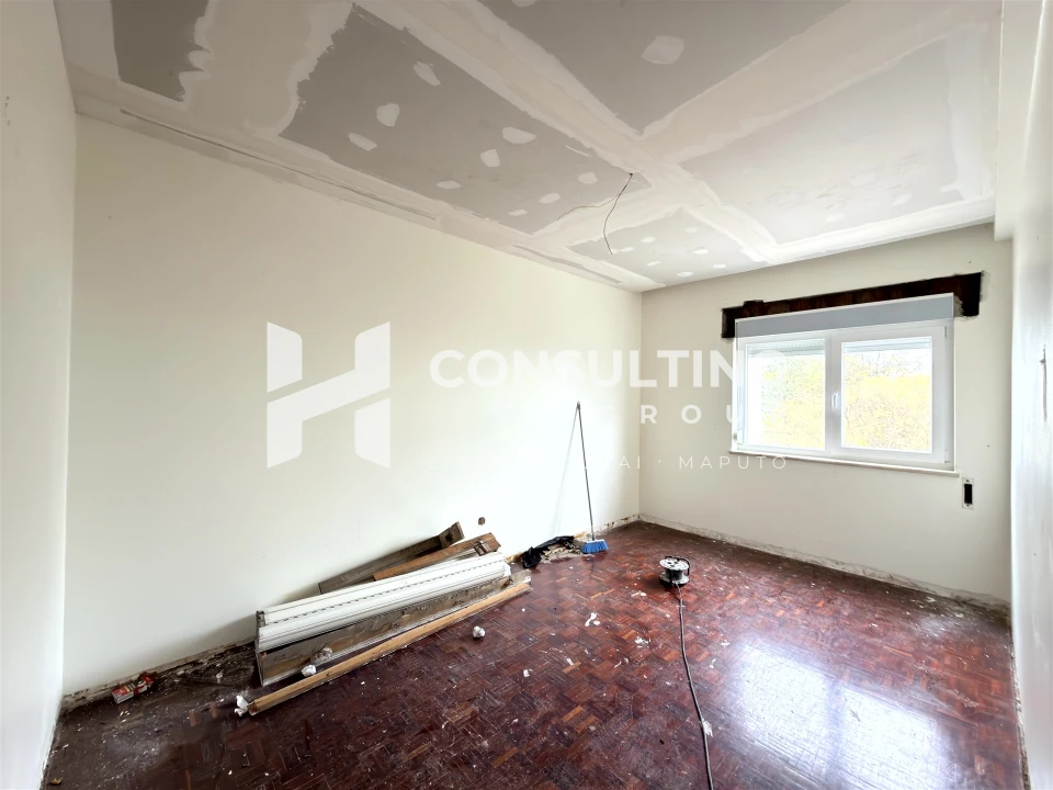 Apartamento T5 para Venda em Moita Foto 14